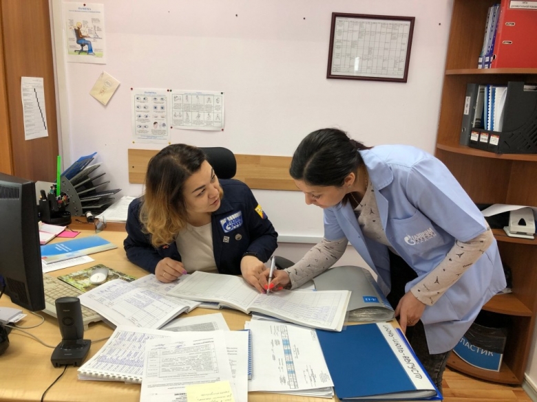 К уполномоченному можно подойти с любым вопросом и предложением на тему охраны труда, как это сделала диспетчер Екатерина Заносьева