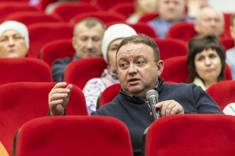 В основном на встрече поднимались темы быта и общественного питания