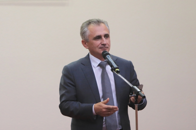 К ветеранам обратился председатель Первичной профсоюзной организации «Газпром трансгаз Югорск профсоюз» Алексей Михолап