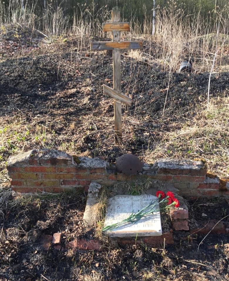 Воинские захоронения в урочище Демкино.