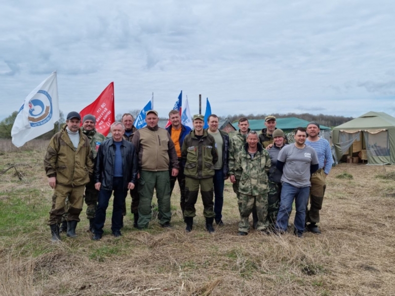 Участники поисковых работ в Брасовском районе Брянской области